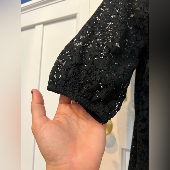 Ann Taylor Black Lace Off Shoulder Blouse Size Large - Picture 4 of 5